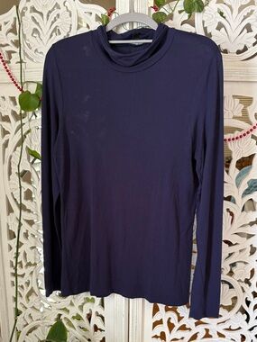 Cable & Gauge Navy Long-Sleeve Turtleneck Top